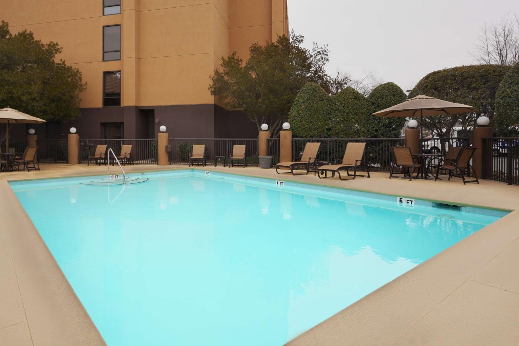 Hampton Inn Charlotte University Place Екстер'єр фото