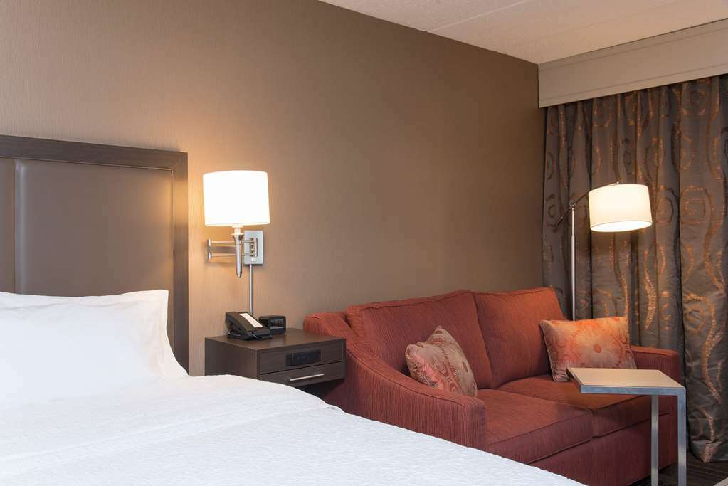 Hampton Inn Charlotte University Place Номер фото