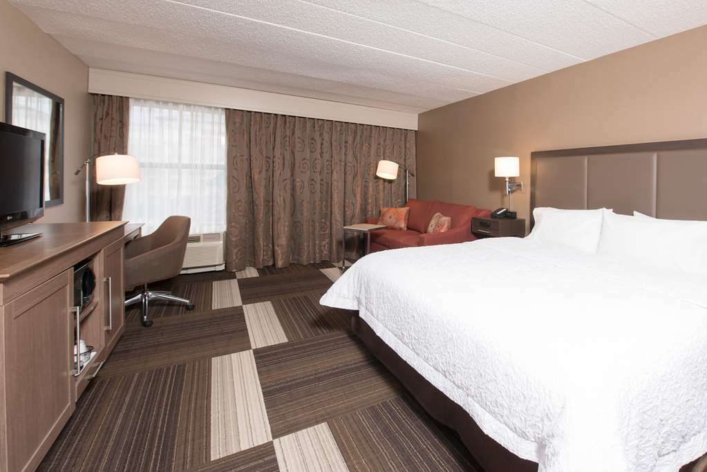 Hampton Inn Charlotte University Place Номер фото