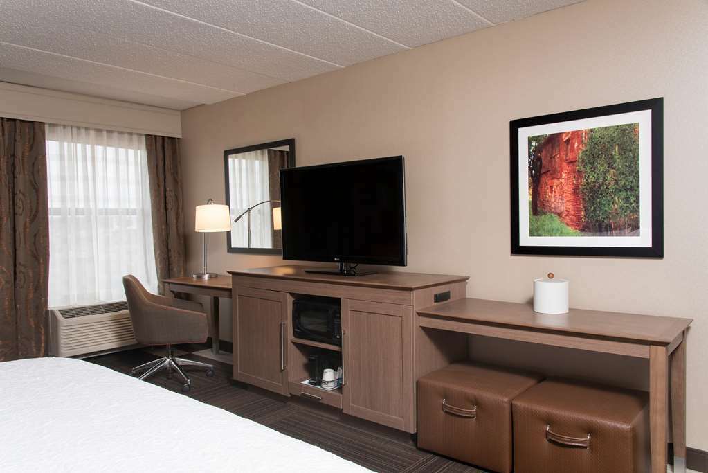 Hampton Inn Charlotte University Place Номер фото