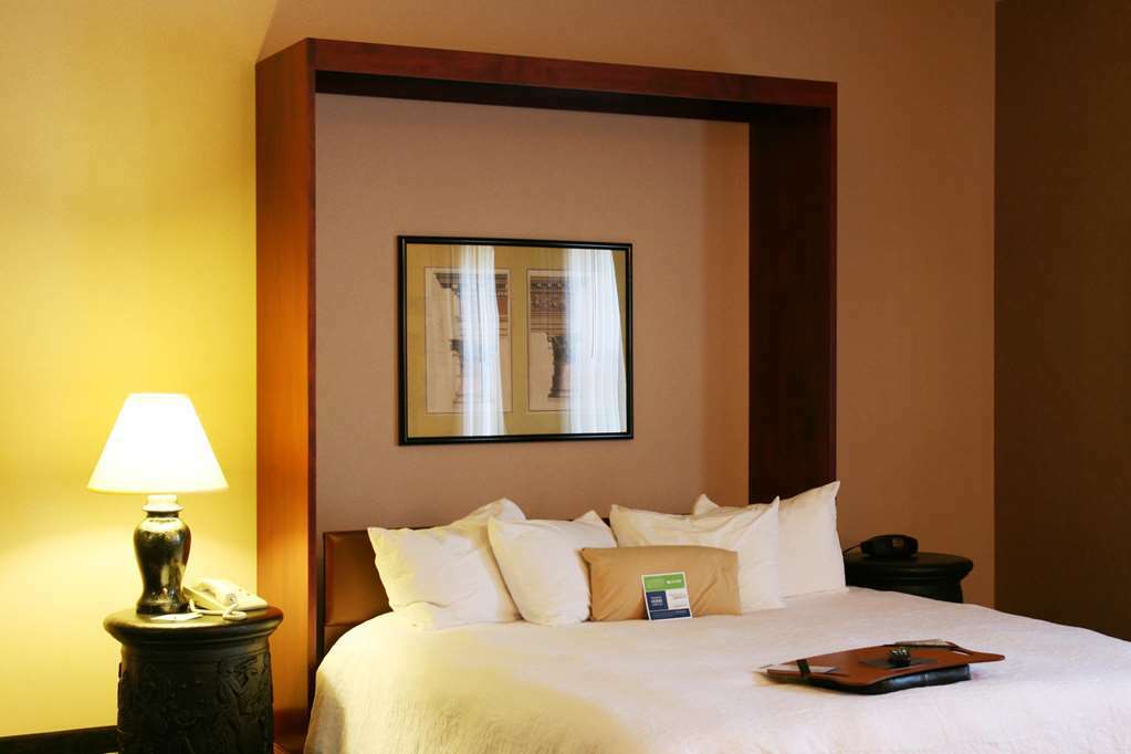 Hampton Inn Charlotte University Place Номер фото
