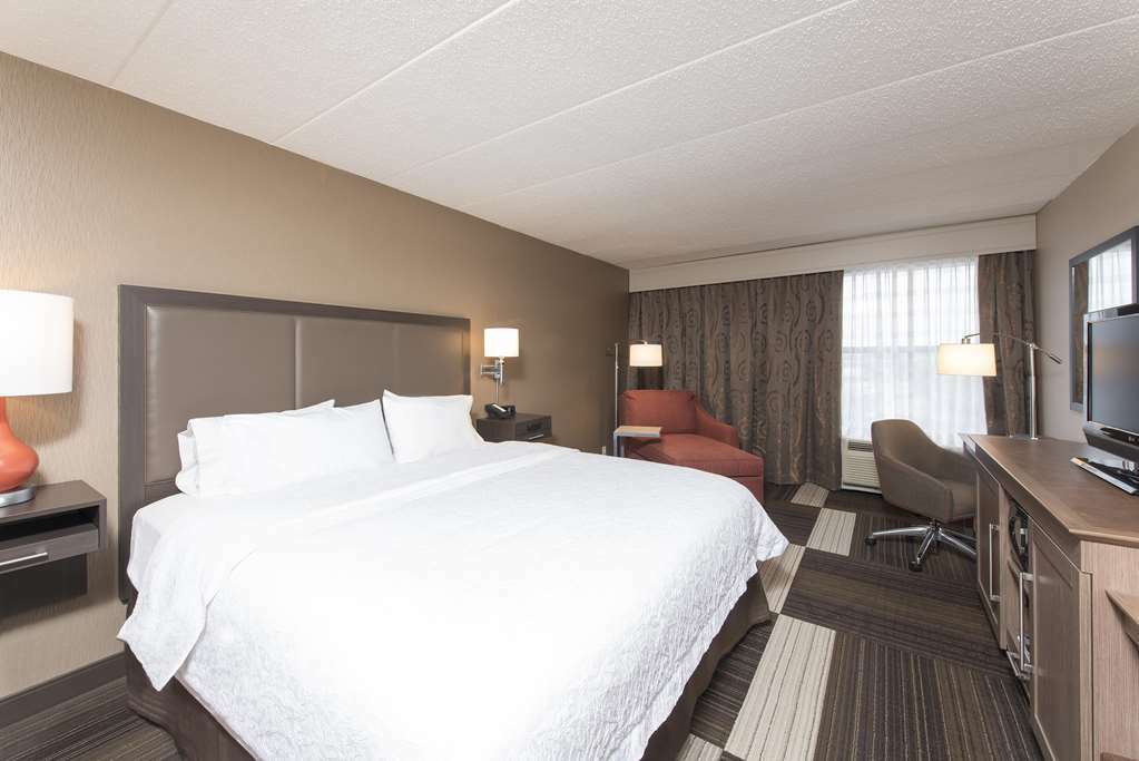 Hampton Inn Charlotte University Place Номер фото
