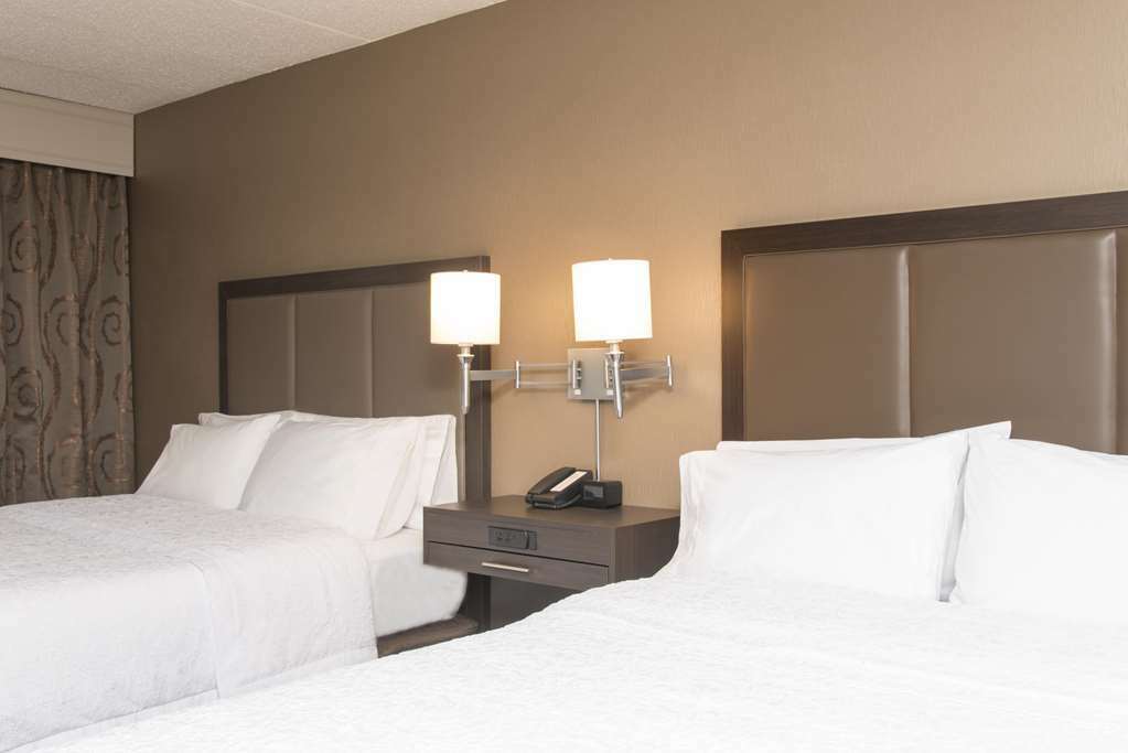 Hampton Inn Charlotte University Place Номер фото