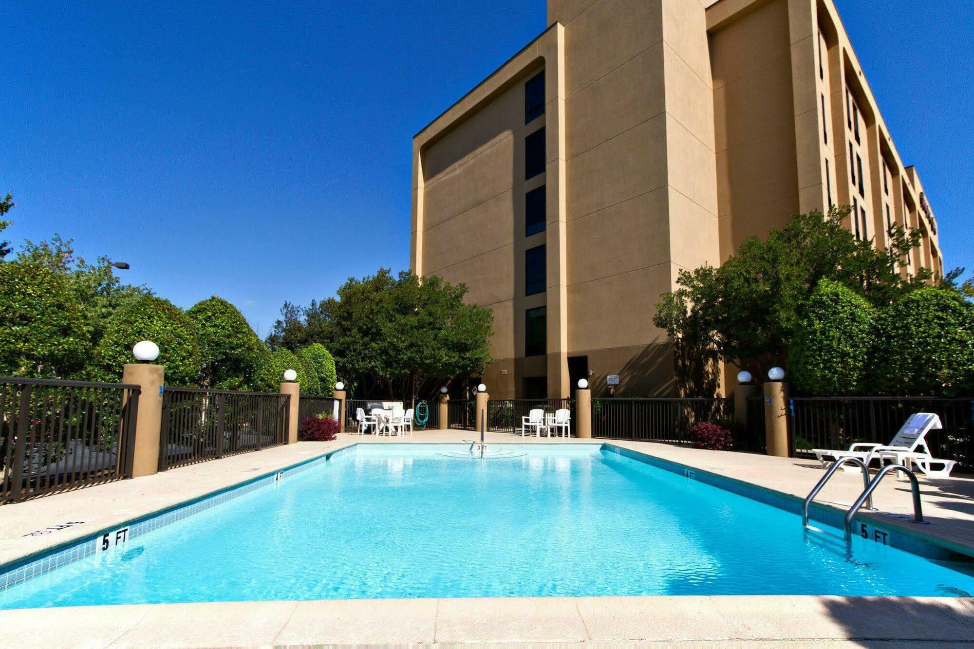 Hampton Inn Charlotte University Place Екстер'єр фото